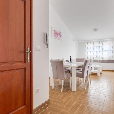 Apartmani Pocrnic 파코스탄 외부 사진