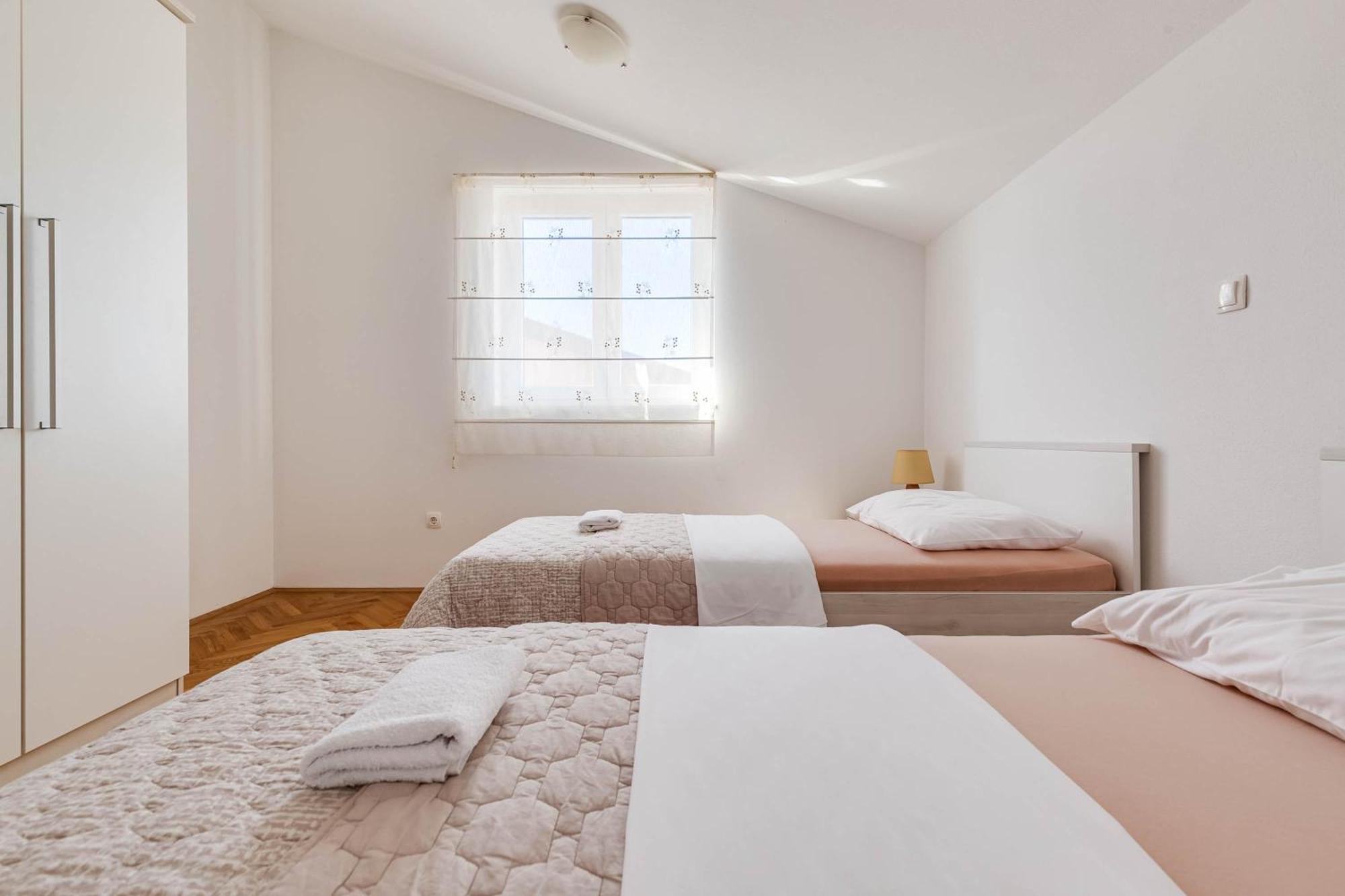 Apartmani Pocrnic 파코스탄 외부 사진