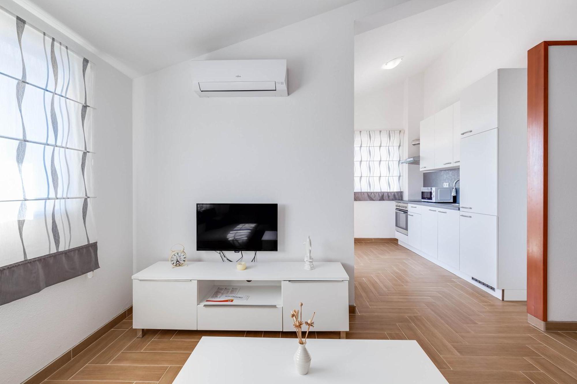 Apartmani Pocrnic 파코스탄 외부 사진